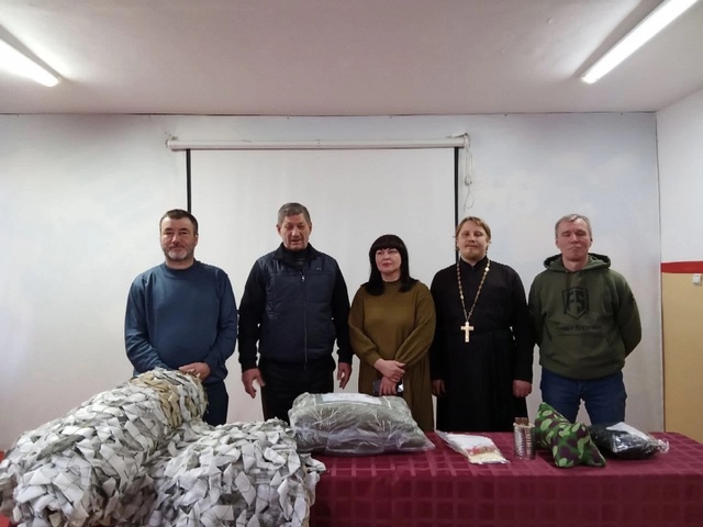 Воспитанники центра «Надежда» для несовершеннолетних вносят свой вклад в помощь бойцам, защищающим нашу Родину в зоне проведения СВО.
