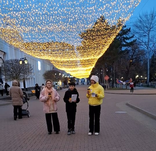 В Черкесске прошла акция #Дарютепло